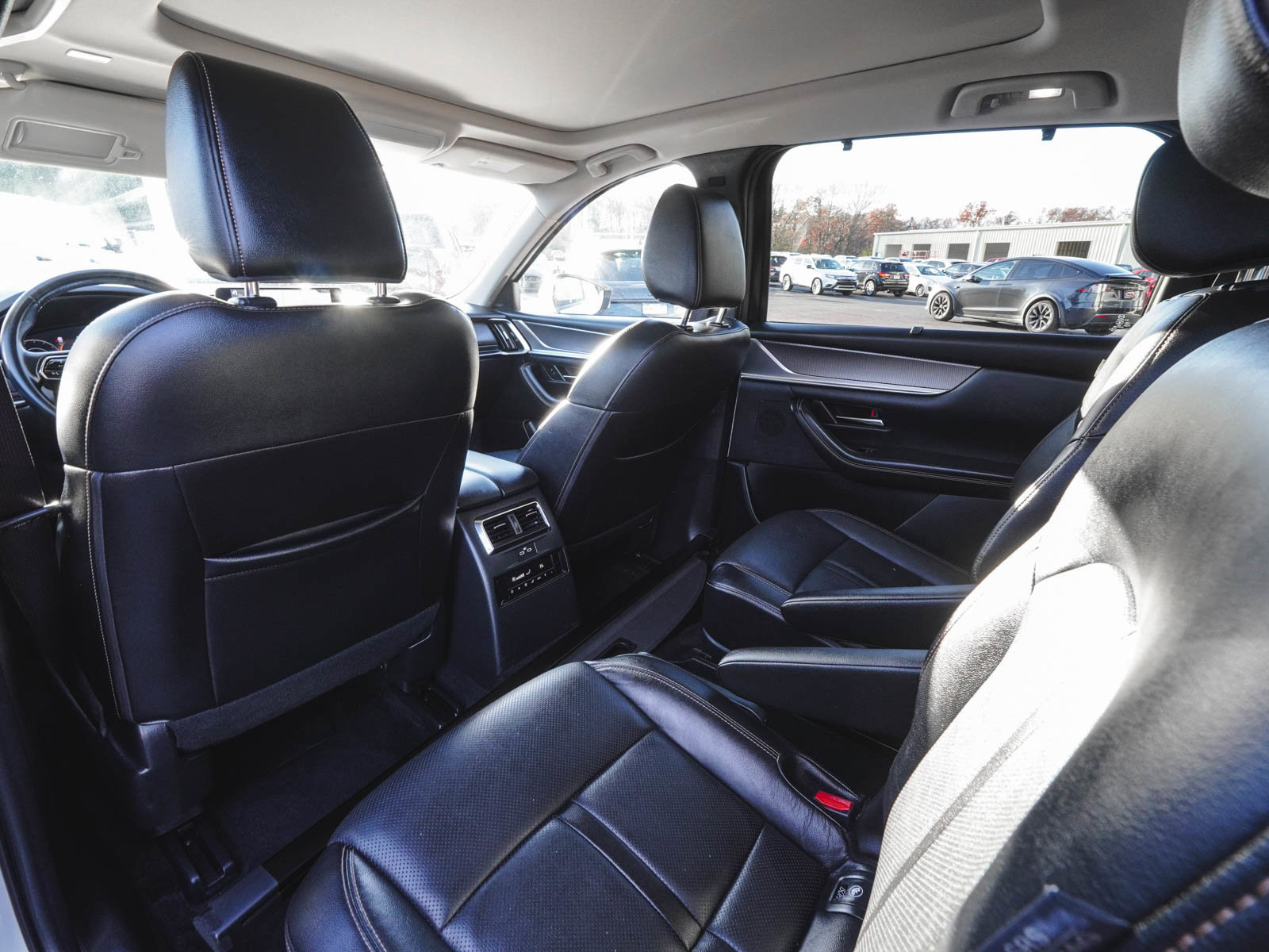 Used 2024 MAZDA CX-90 Plug-In Hybrid w/ Premium Pkg image 31