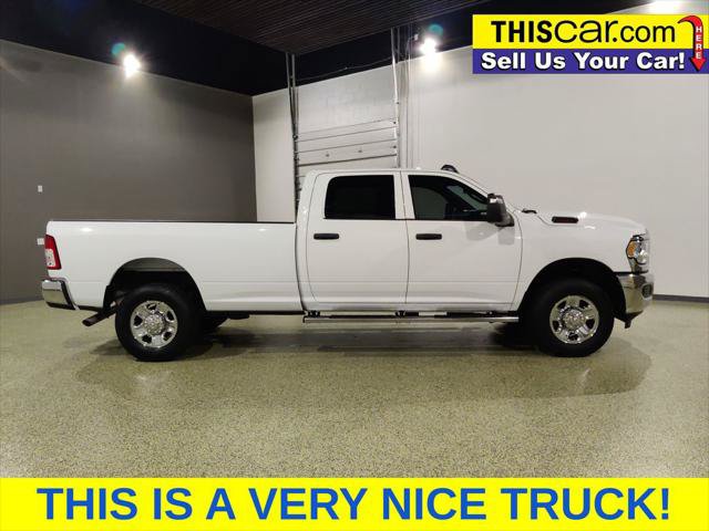 Used 2023 RAM 2500 Tradesman w/ Chrome Appearance Group AWD/4WD image 9
