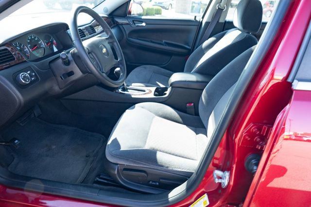 Used 2013 Chevrolet Impala LT w/ LT Sunroof Package FWD image 19