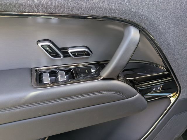 Used 2025 Land Rover Range Rover Sport S image 24