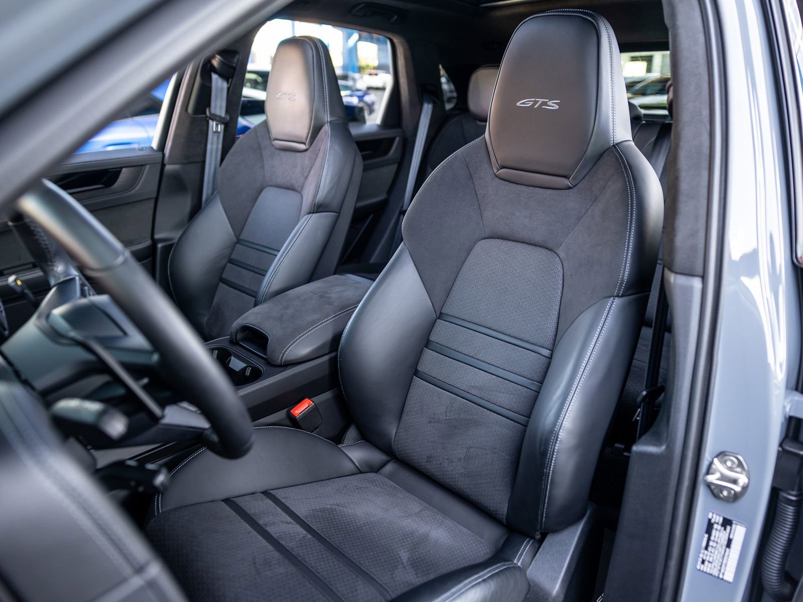 Certified 2025 Porsche Cayenne GTS image 5