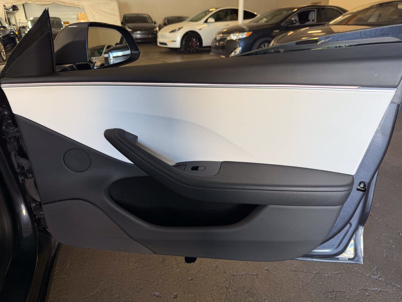 Used 2024 Tesla Model 3 Performance AWD/4WD image 31