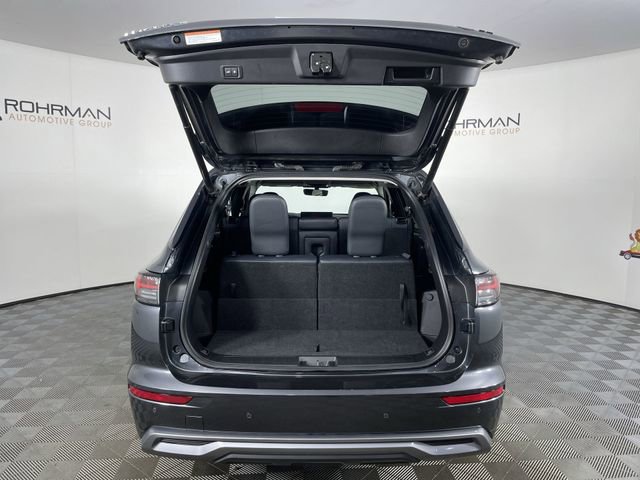 Used 2025 Mitsubishi Outlander SE image 40