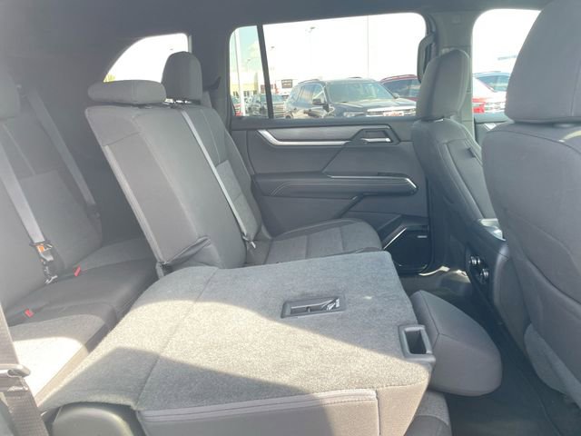 Used 2025 GMC Acadia Elevation image 16