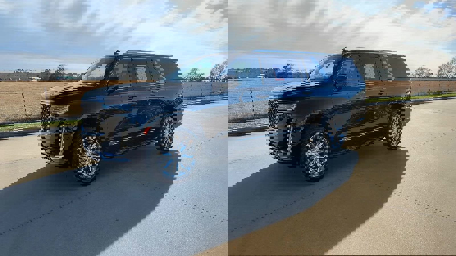 Used 2023 Cadillac Escalade ESV Premium Luxury image 4