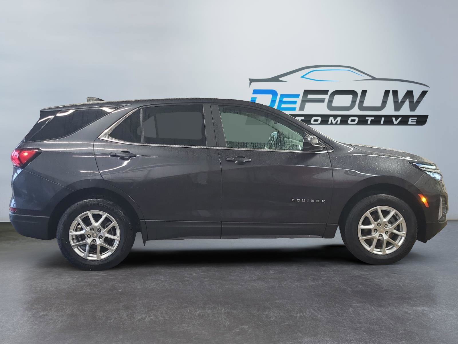 Used 2022 Chevrolet Equinox LT image 2