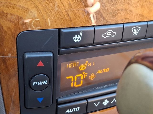 Used 2008 Cadillac XLR image 23