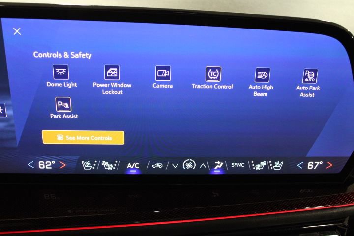 Used 2024 Chevrolet Traverse RS image 47