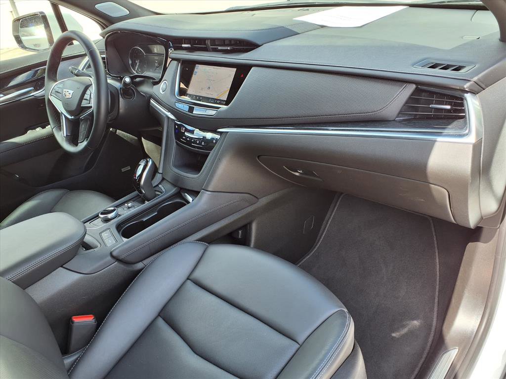 Certified 2025 Cadillac XT5 Premium Luxury AWD/4WD image 8