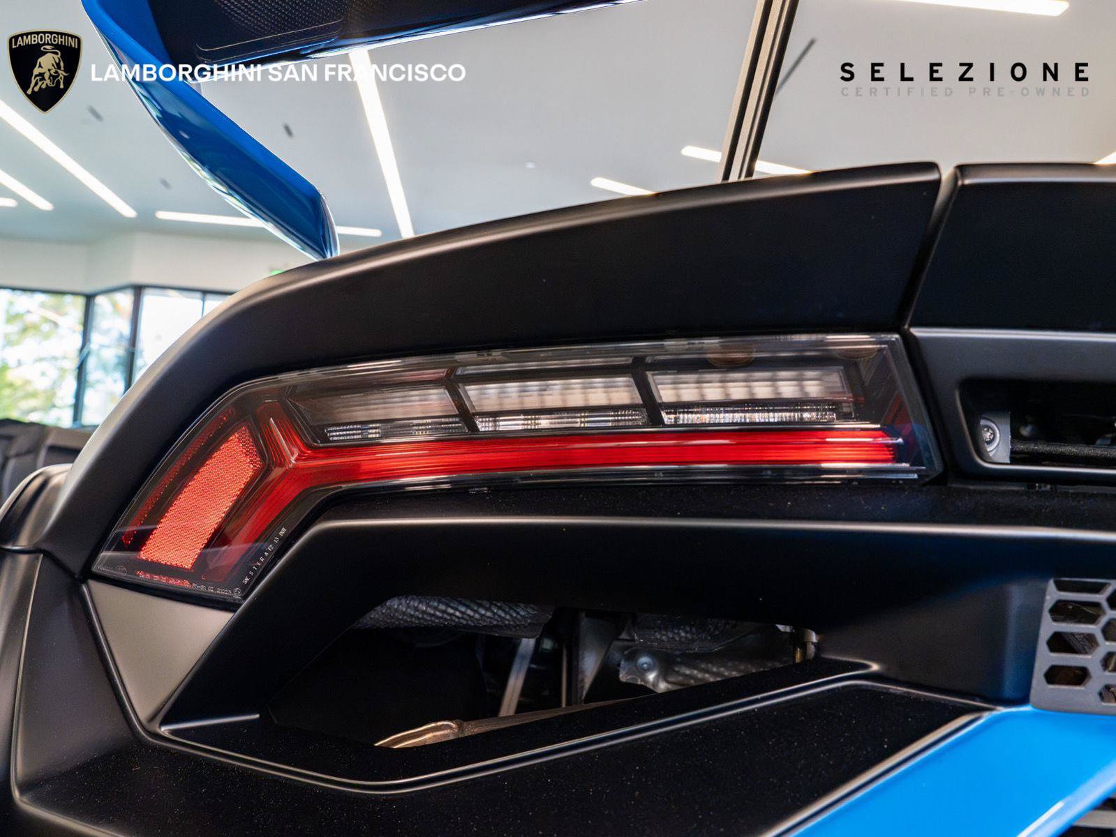 Used 2024 Lamborghini Huracan STO RWD image 32