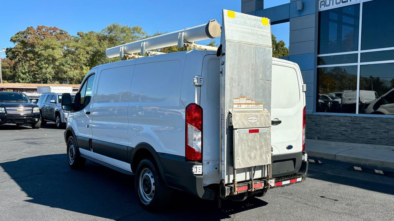 Used 2018 Ford Transit 250 130 Low Roof RWD image 7