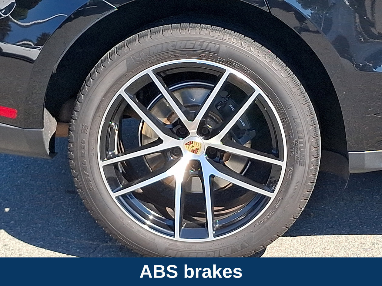 Used 2023 Porsche Macan Turbo AWD/4WD image 8