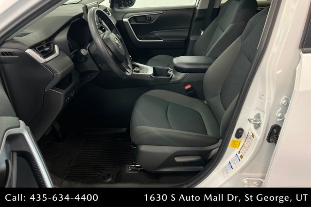 Used 2022 Toyota RAV4 LE AWD/4WD image 17