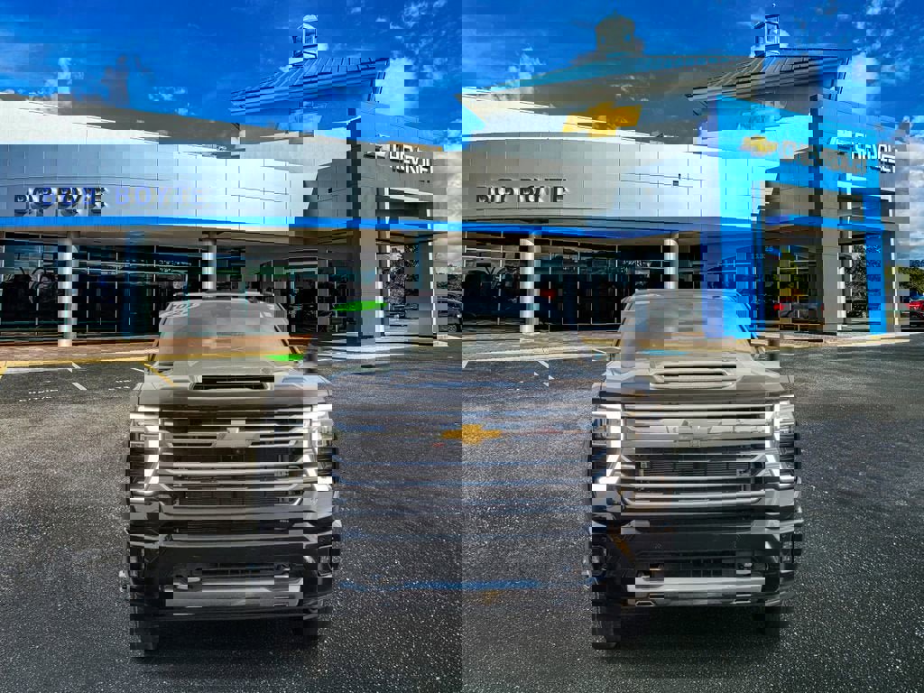 Used 2024 Chevrolet Silverado 3500 High Country w/ High Country Premium Package image 9