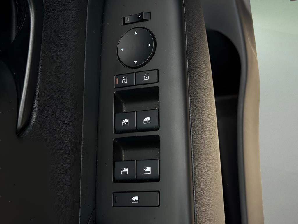 Used 2025 Hyundai Kona SEL image 17