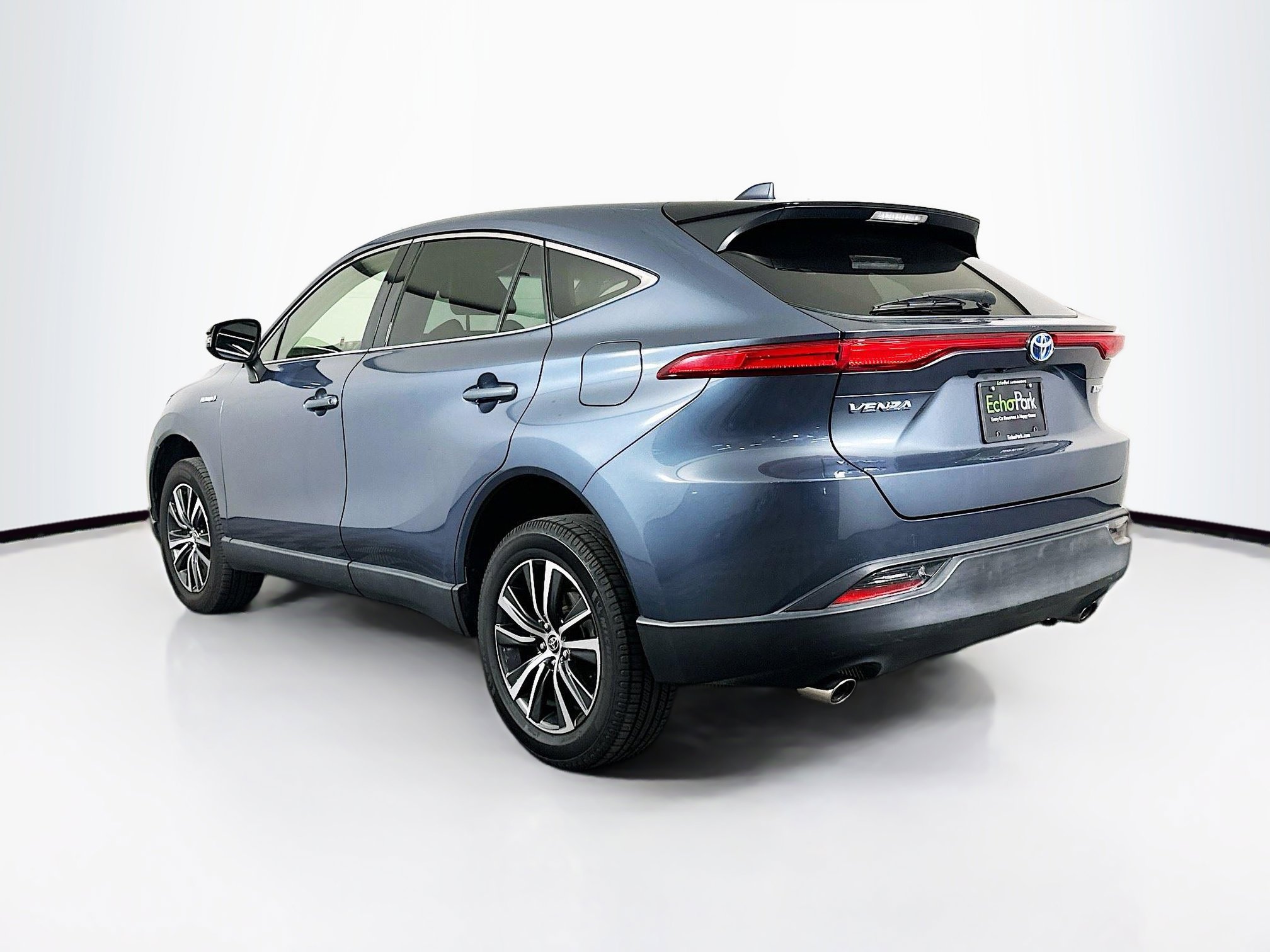 Used 2021 Toyota Venza LE w/ Carpet Mat Package (TMS) AWD/4WD image 5