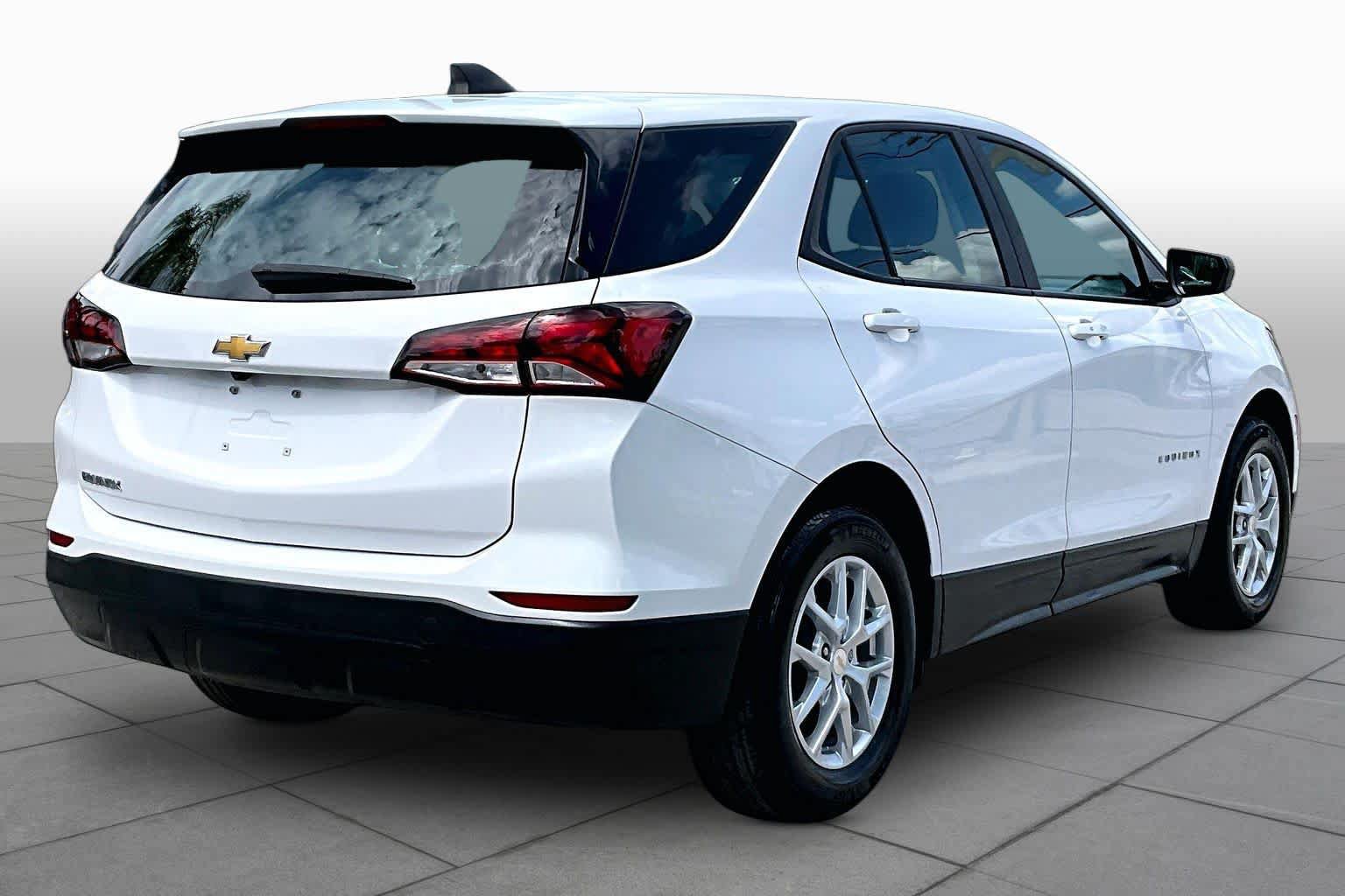Used 2024 Chevrolet Equinox LS FWD image 13