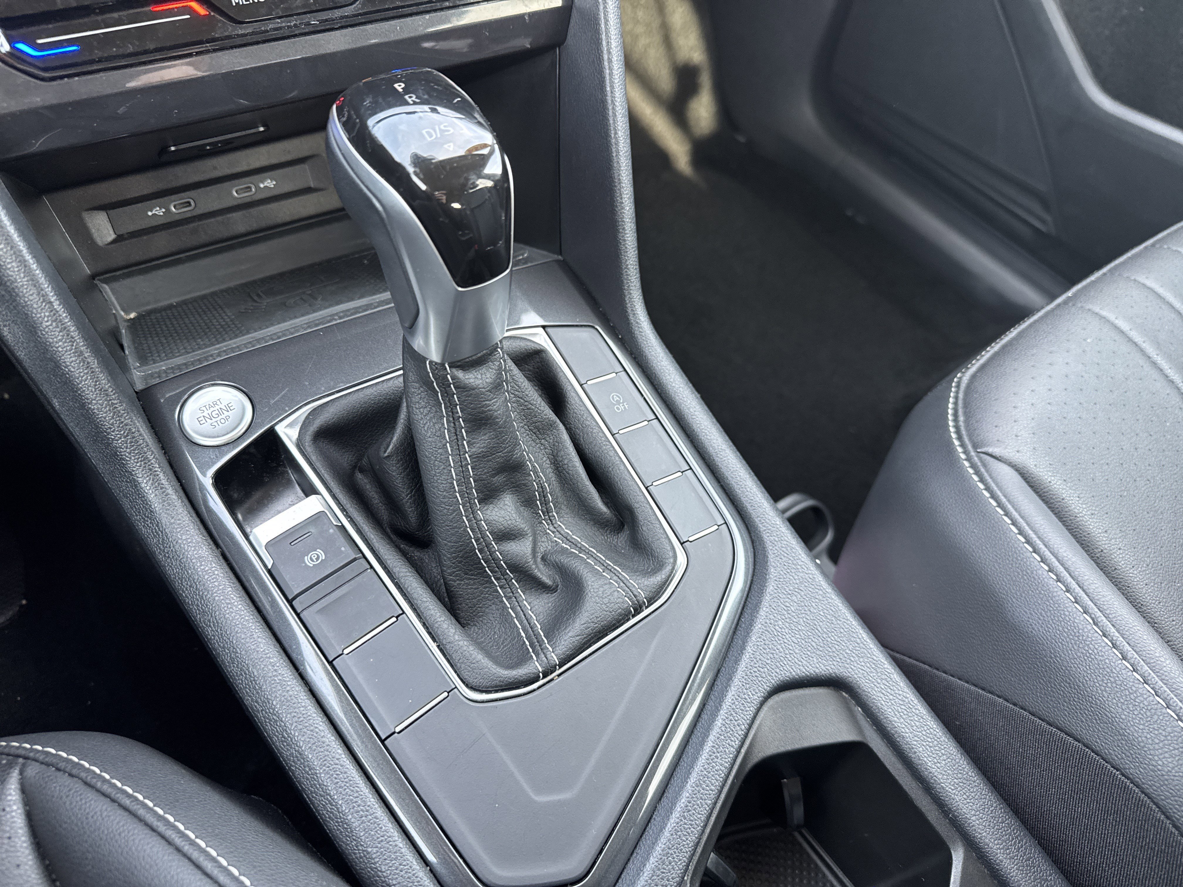 Used 2024 Volkswagen Tiguan SE image 15