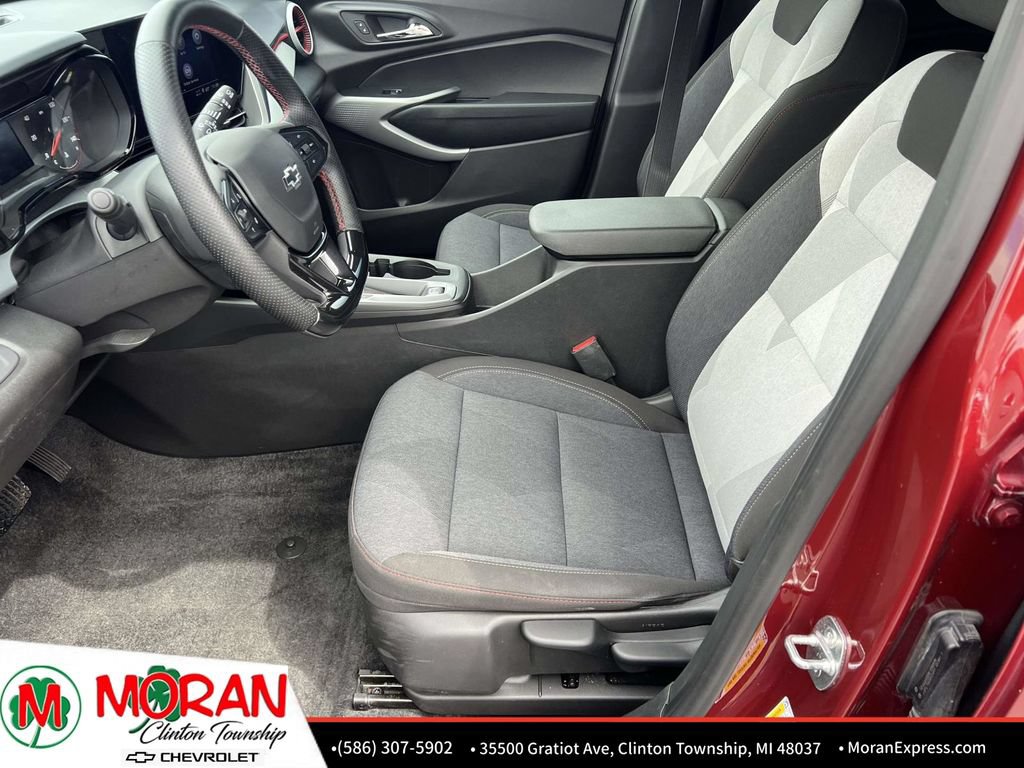 Certified 2024 Chevrolet Trax RS w/ Driver Confidence Package FWD image 17