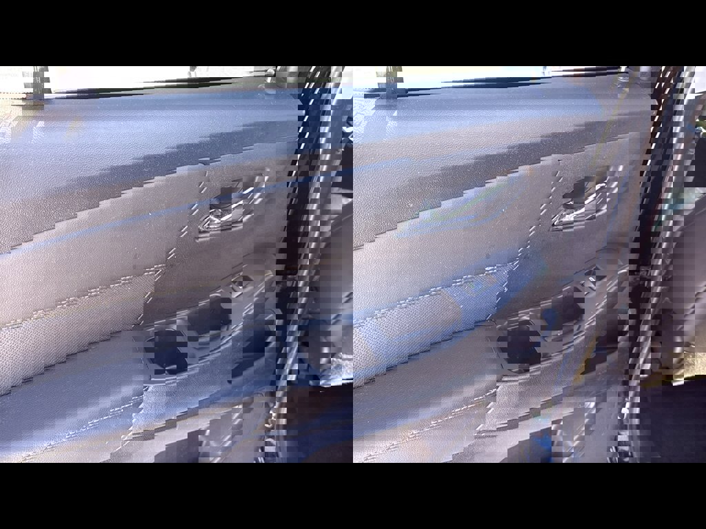 Used 2021 Chevrolet Traverse Premier w/ Redline Edition AWD/4WD image 24