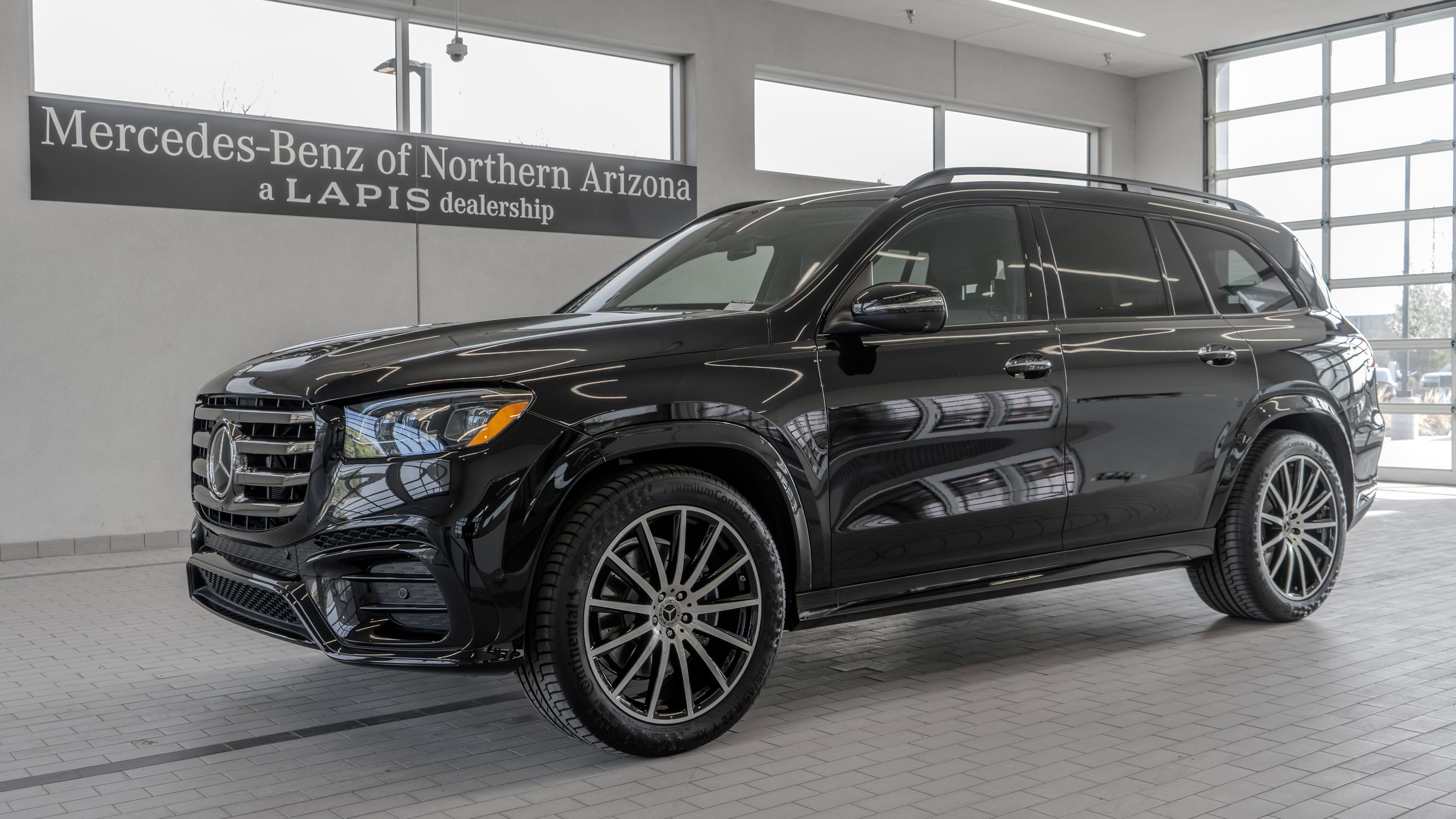 Certified 2025 Mercedes-Benz GLS 450 4MATIC w/ AMG Line Exterior image 3