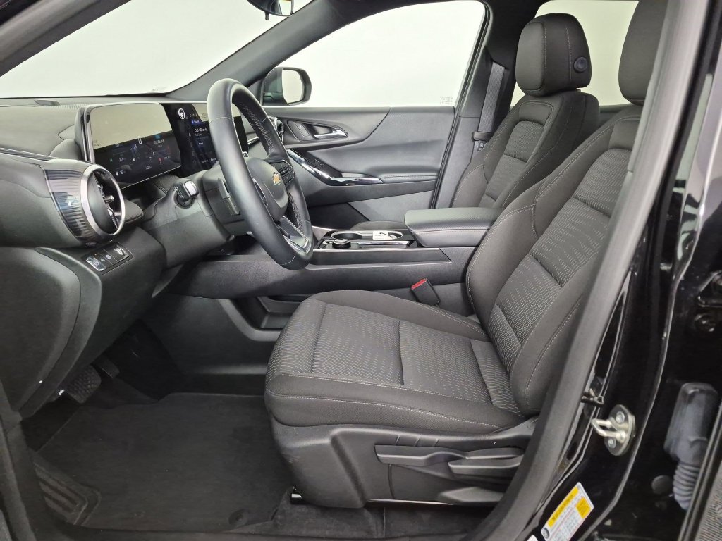 Used 2026 Chevrolet Equinox LT FWD image 16