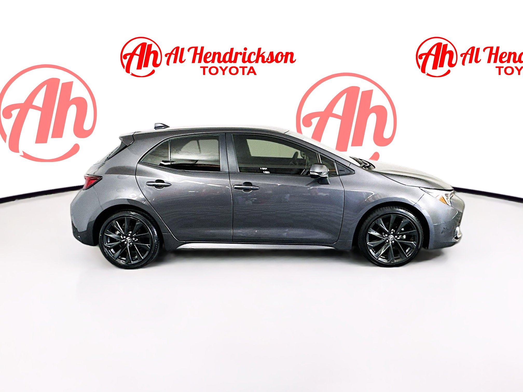 Used 2025 Toyota Corolla XSE image 2