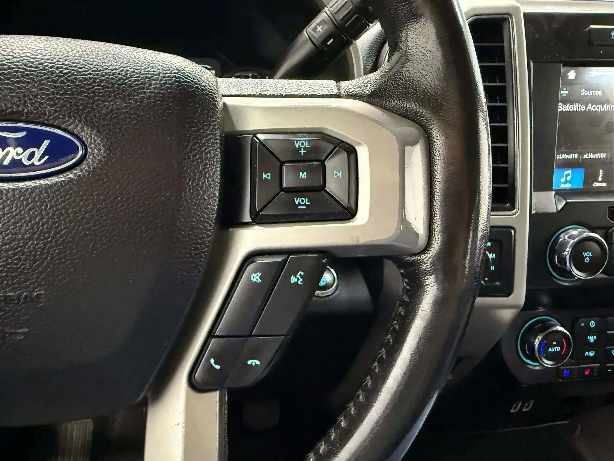 Used 2019 Ford F150 Lariat image 26