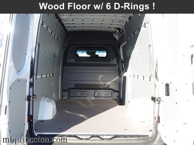 Used 2024 Mercedes-Benz Sprinter 2500 image 10
