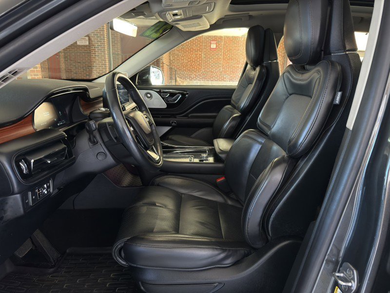 Used 2020 Lincoln Aviator Reserve w/ Equipment Group 202A image 16
