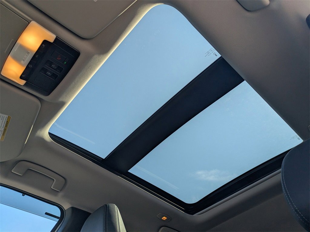 New 2025 Mitsubishi Outlander SE image 20