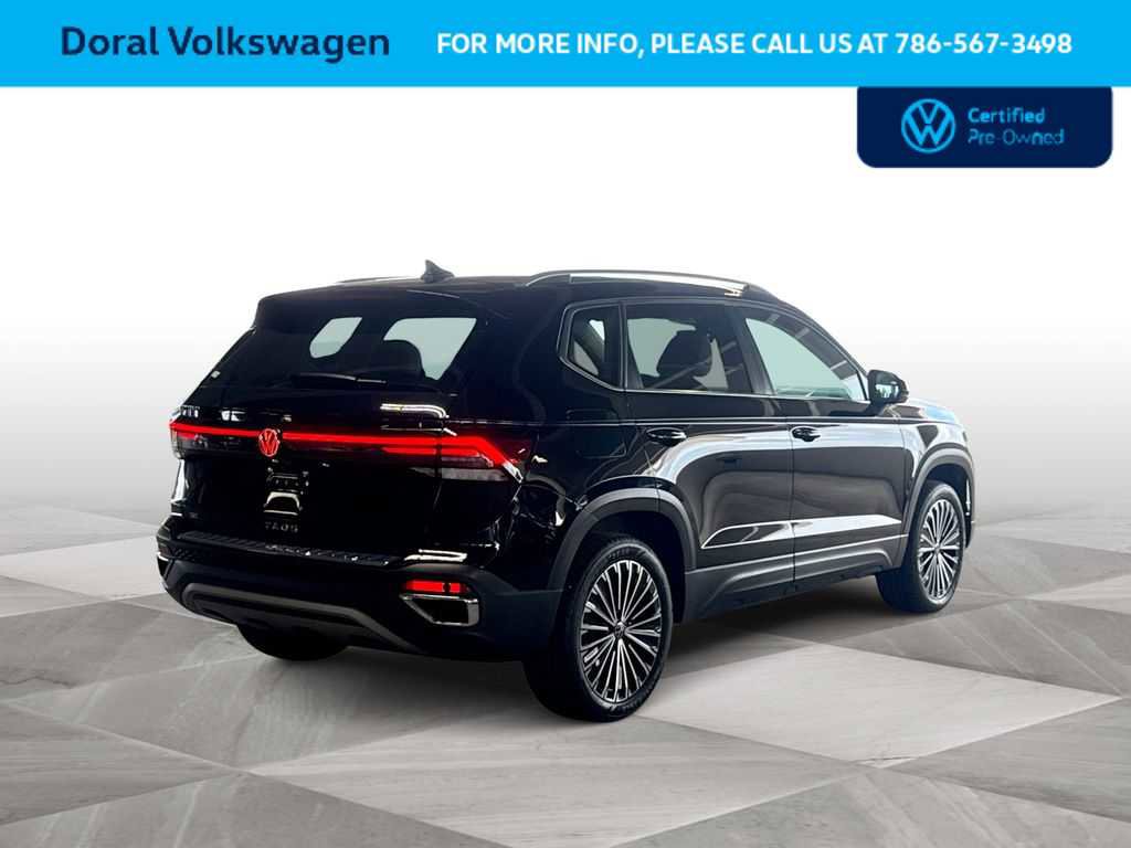 Used 2025 Volkswagen Taos SE FWD image 8