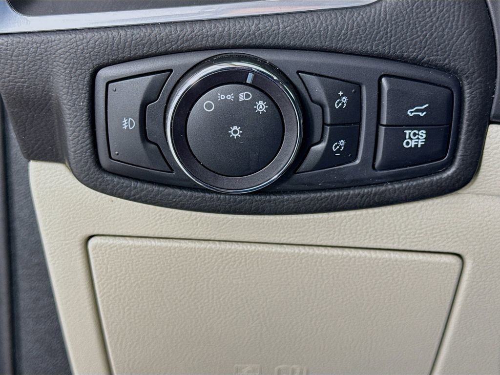 Used 2022 Ford Edge Titanium AWD/4WD image 12