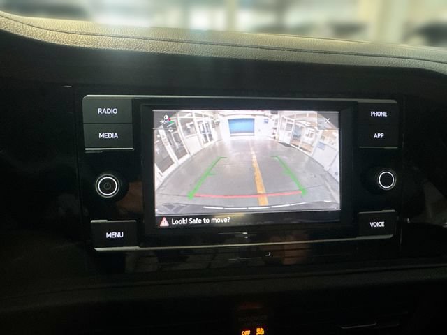 Certified 2023 Volkswagen Jetta SE FWD image 24