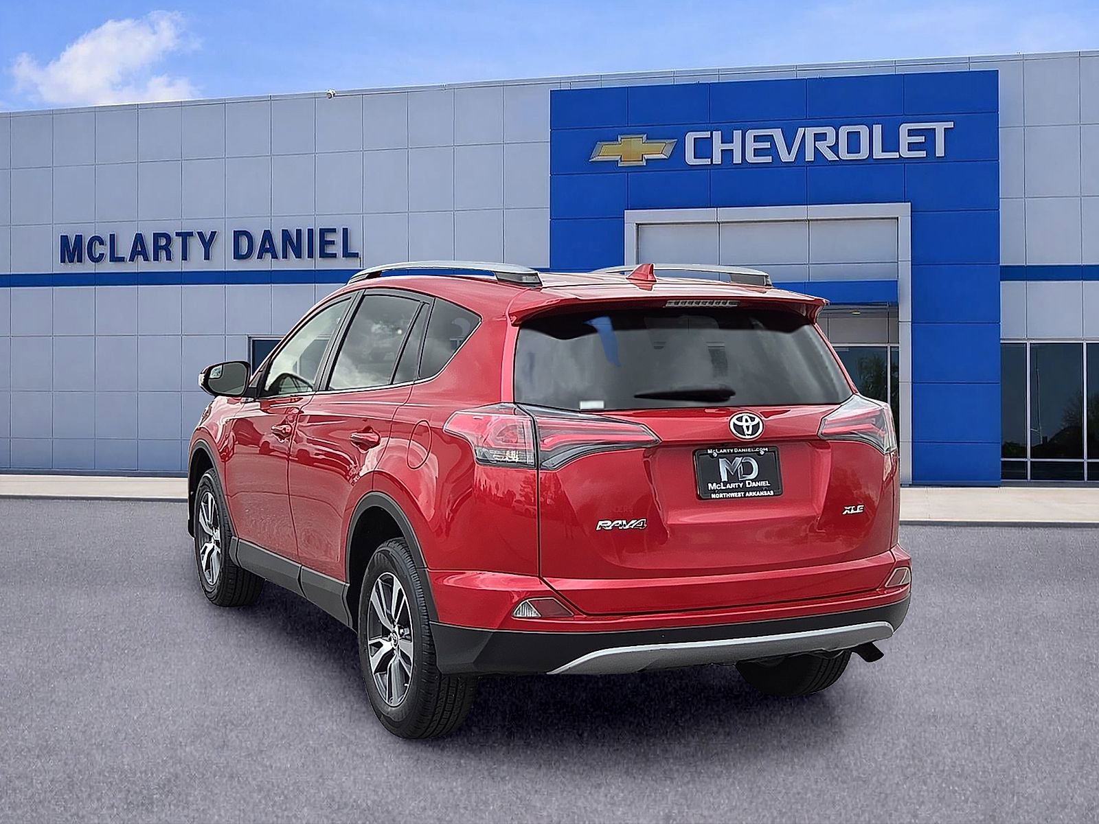 Used 2017 Toyota RAV4 XLE image 4