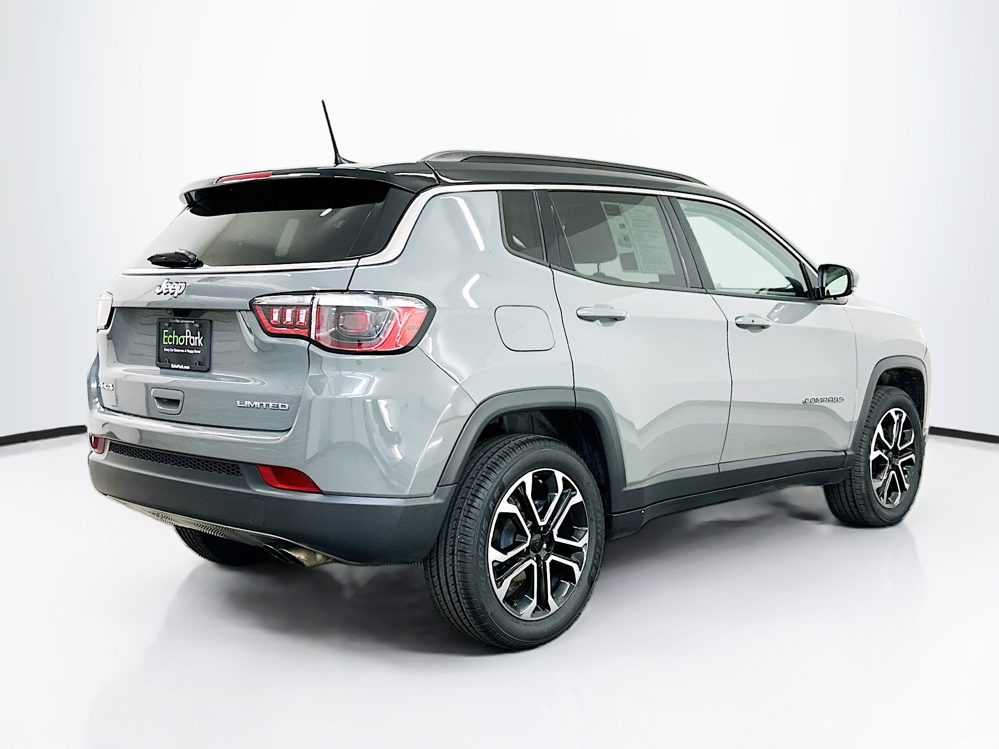 Used 2022 Jeep Compass Limited image 9