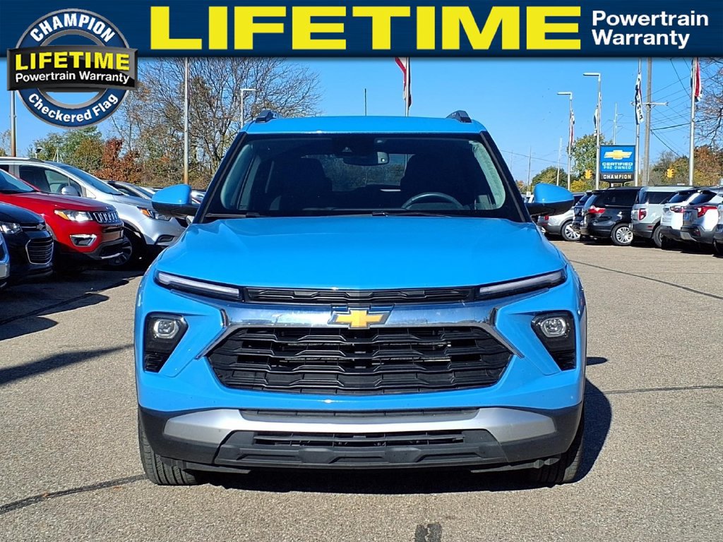 Used 2024 Chevrolet TrailBlazer LT w/ Convenience Package FWD image 2