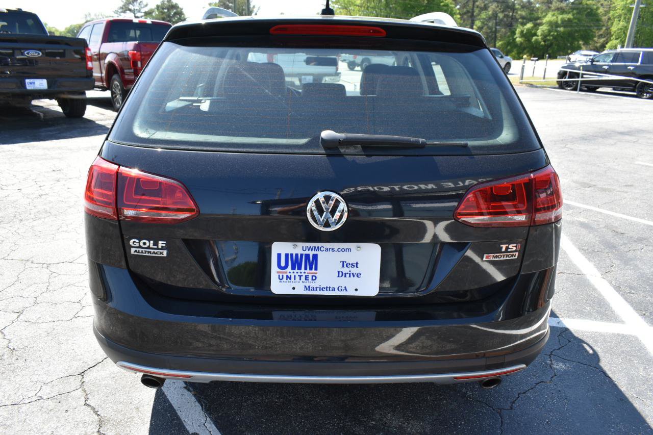 Used 2017 Volkswagen Golf Alltrack S image 7