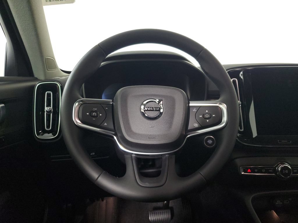 New 2026 Volvo XC40 B4 Core w/ Protection Package Premier FWD image 16