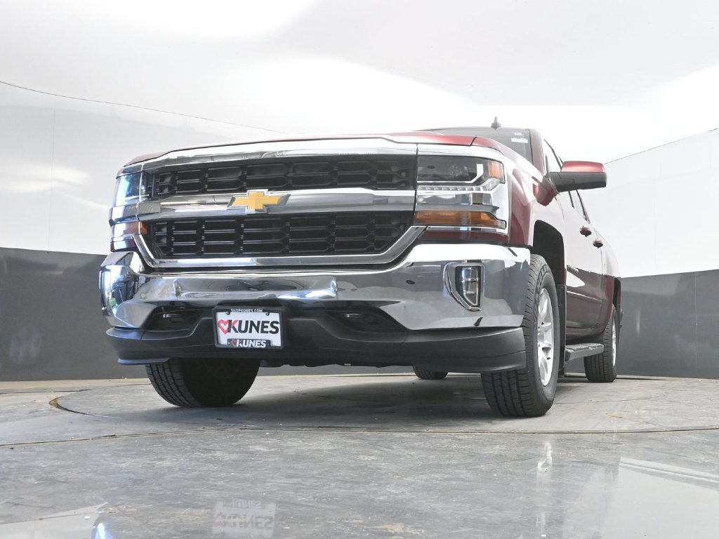 Used 2017 Chevrolet Silverado 1500 LT w/ All Star Edition AWD/4WD image 40