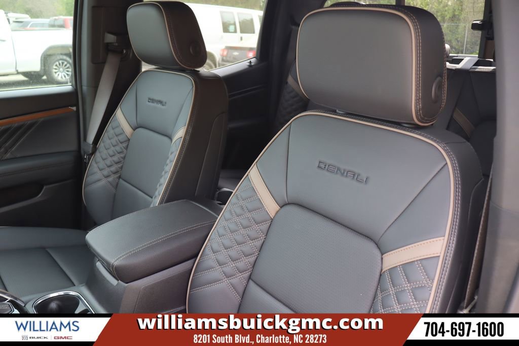 New 2026 GMC Canyon Denali w/ LPO, Denali Black Edition AWD/4WD image 14