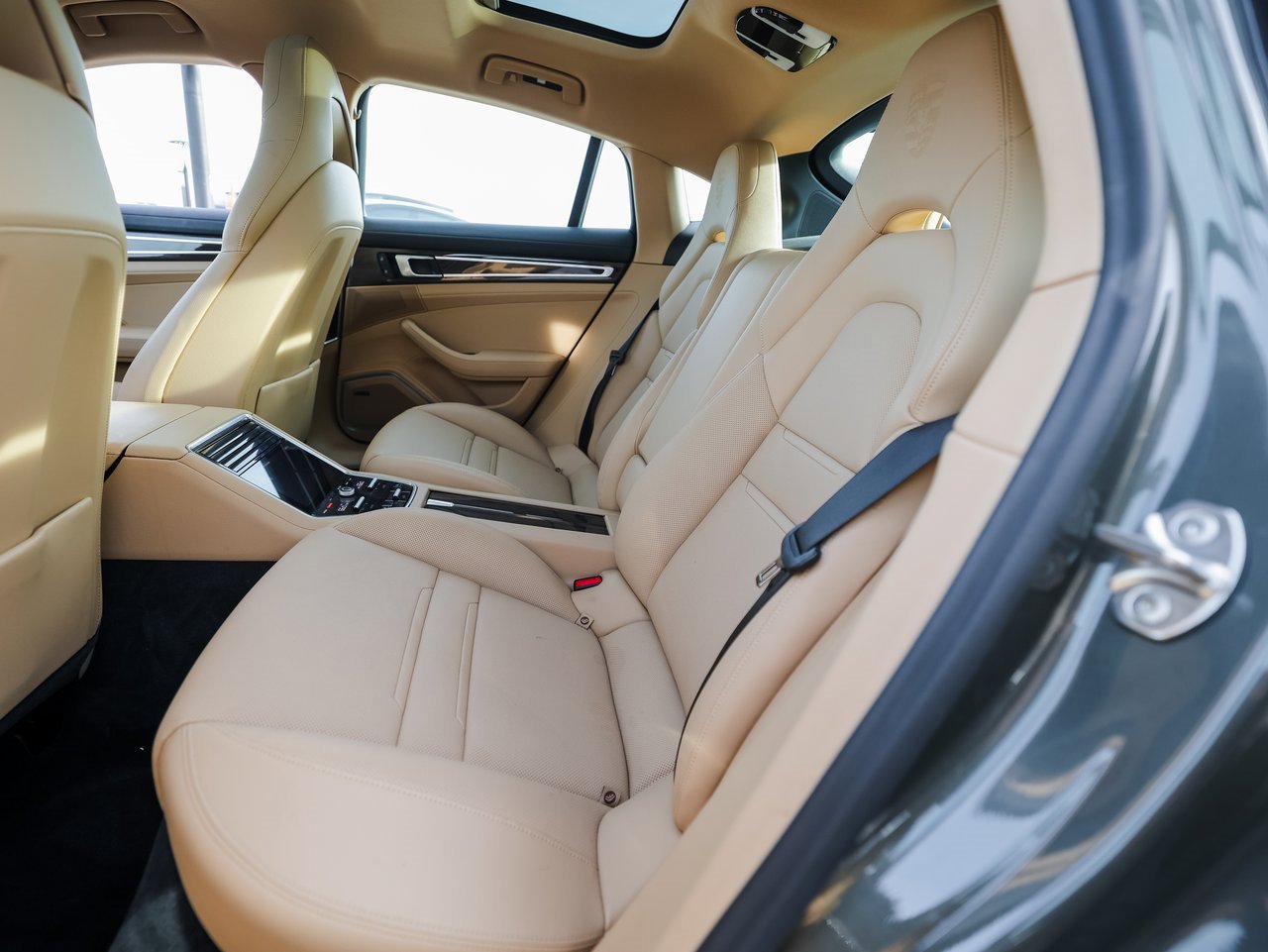 Certified 2023 Porsche Panamera Platinum Edition image 25