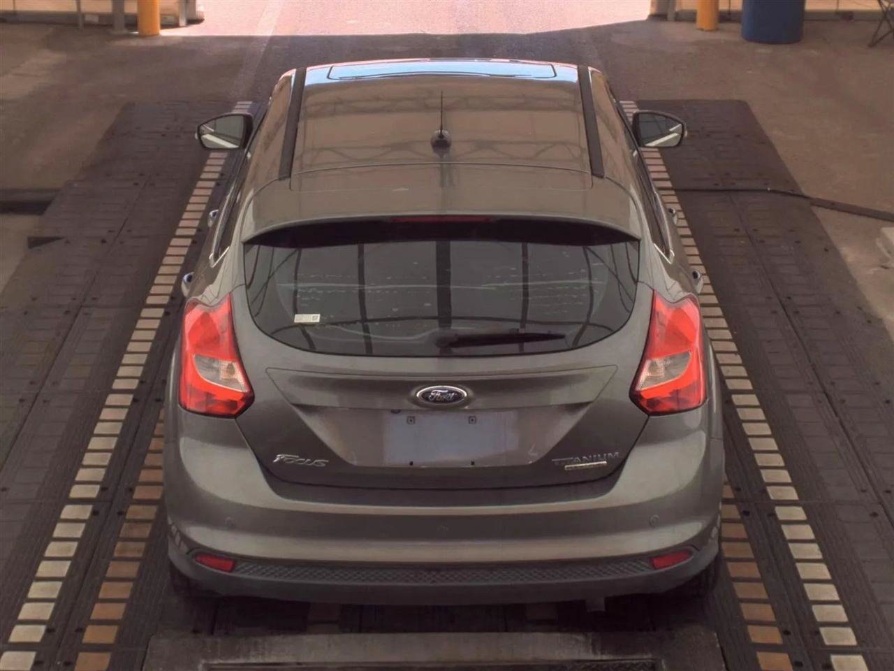 Used 2014 Ford Focus Titanium FWD image 6