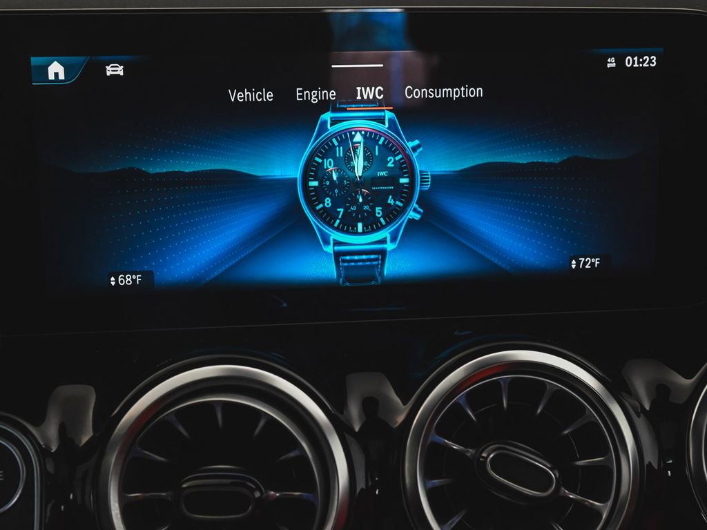 Used 2024 Mercedes-Benz GLA 35 AMG 4MATIC image 27