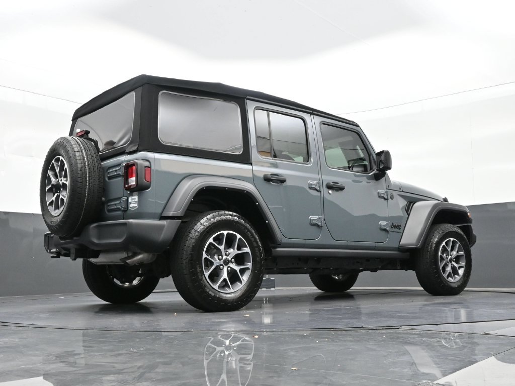 Used 2024 Jeep Wrangler Unlimited Sport AWD/4WD image 29
