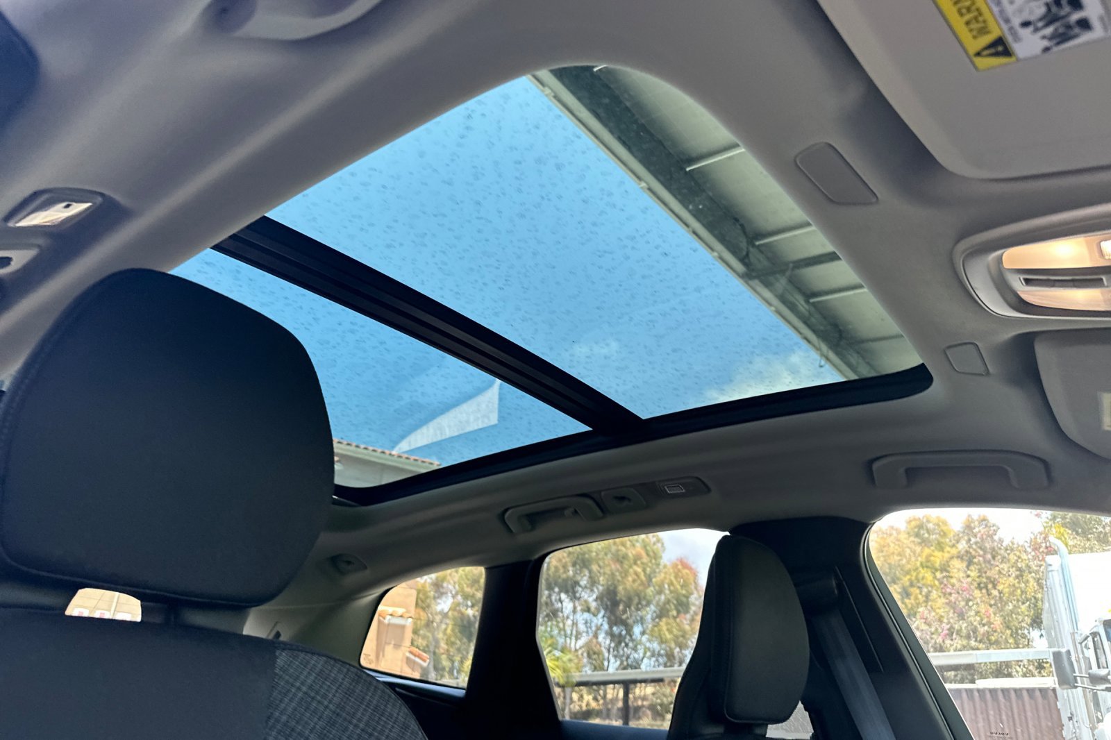 Certified 2025 Volvo XC60 B5 Core w/ Climate Package PRO image 19