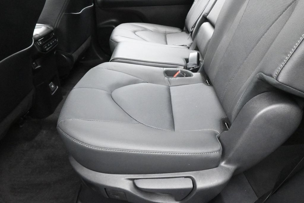 Used 2025 Toyota Grand Highlander AWD image 34