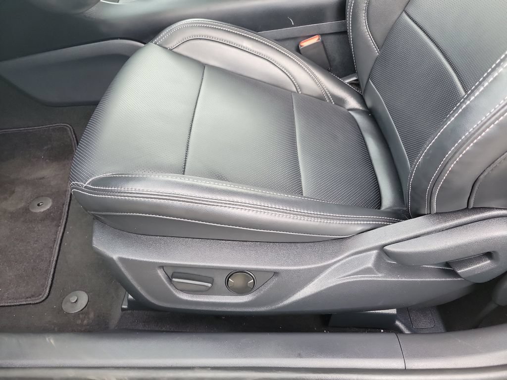Used 2025 Ford Mustang Premium RWD image 12