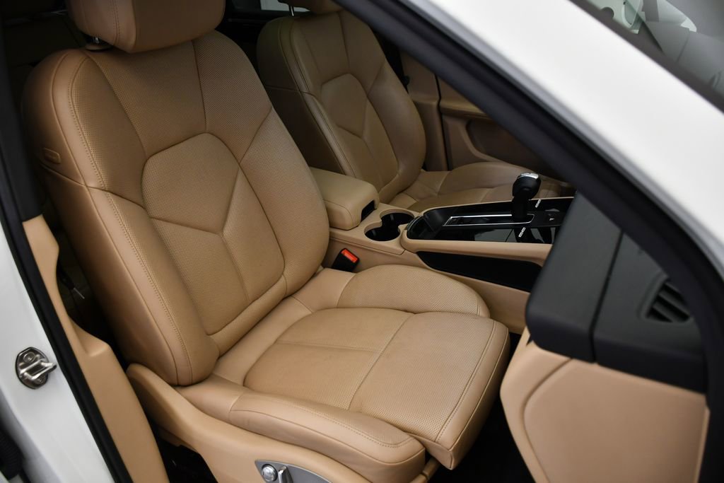 Used 2022 Porsche Macan image 52