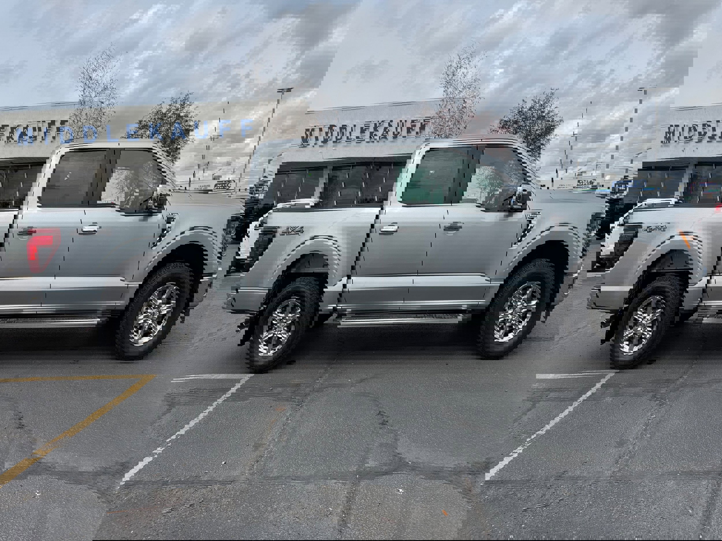 New 2025 Ford F150 XLT w/ Equipment Group 302A MID image 3